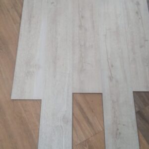 Used Click Vinyl Flooring – Affordable & Durable Flooring